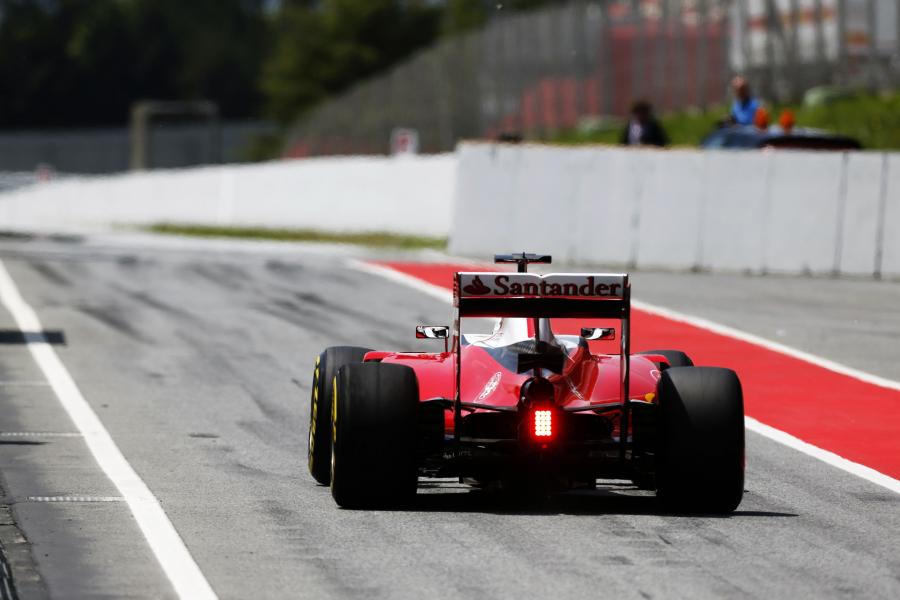  Ferrari SF16-H (667) 2016 года  (фото 15 из 18)